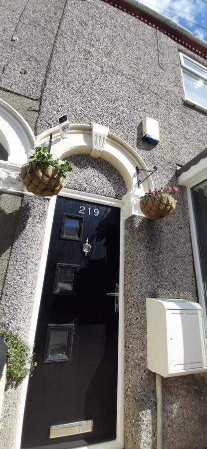 Grimsby-cleethorpes Sleeps 7 Grimsby