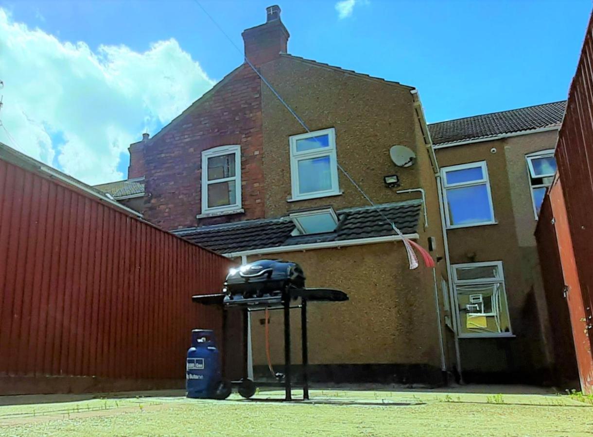 Grimsby-cleethorpes Sleeps 7 * Grimsby