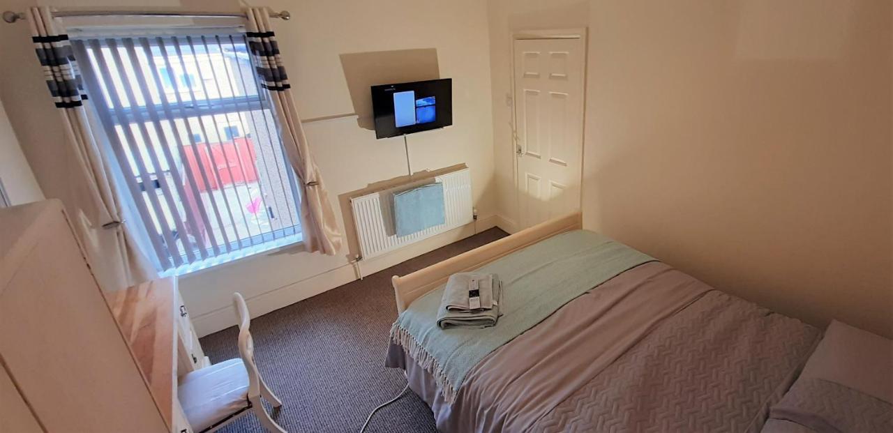 Grimsby-cleethorpes Sleeps 7 Grimsby